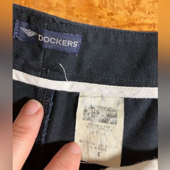 Dockers, black shorts, excellent condition, size 14 - Picture 2 of 2